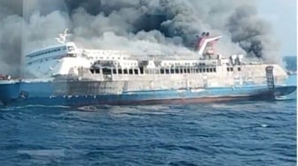 AHY Minta Evaluasi Total Keselamatan Kapal usai Kebakaran KM Mutiara Sentosa II