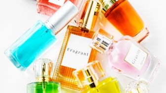 7 Perbedaan Parfum EDT, EDP, dan Extrait de Parfum: Daya Tahan hingga Karakter Aroma