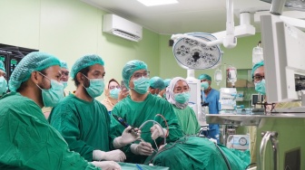 Operasi Tumor Otak Lewat Kelopak Mata? RSUD Labuang Baji Cetak Sejarah Baru