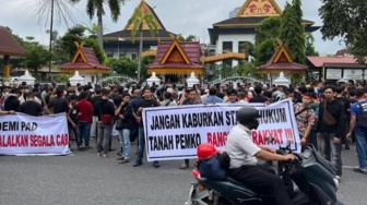 Ratusan Pedagang STC Demo HGB Ruko, Wali Kota Pekanbaru Angkat Bicara