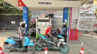 Pertamax Cuma Turun Rp300 Per-Liter, Pengendara Mengeluh: Kurang Berasa, Kemarin Naiknya Gede