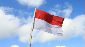 17 Agustus dan Dilema Mengibarkan Bendera: Apakah Kita Benar-benar Merdeka?