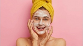 4 Low pH Cleanser Beta Glucan, Kunci Kelembapan Maksimal pada Kulit Kering