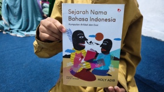 Membaca Sejarah Nama Bahasa Indonesia: Bahasa yang Mencerminkan Pikiran