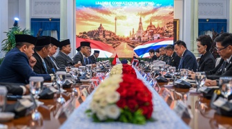 Presiden Prabowo Subianto (kempat kiri) dan Perdana Menteri (PM) Thailand Anutin Charnvirakul (ketiga kanan) melakukan pertemuan bilateral saat kunjungan kenegaraan di Istana Merdeka, Jakarta, Senin (3/8/2026). [ANTARA FOTO/Galih Pradipta/sgd/wsj]
