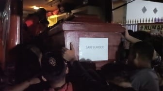 Senyum Terakhir di KMP Mutiara Sentosa 2: Rencana Pernikahan Sari yang Kandas di Laut Sapudi