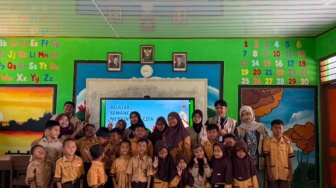 Bakar Semangat Belajar Siswa Desa, KKN Unisri Sukses Gelar Aksi Inspiratif di SDN 1 Slogo Tanon