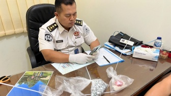 Digagalkan! 300 Butir Obat Terlarang dan Sabu Nyaris Masuk Lapas Kelas I Semarang