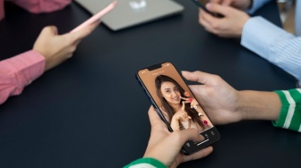 Life Update di Media Sosial: Cara Gen Z Saling Berkabar di Era Digital