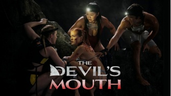 Review The Devil's Mouth: Film yang Gagal Memaksimalkan Ide Besarnya
