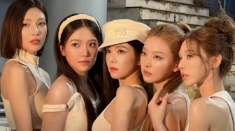 Rilis Surfin' Boy, Red Velvet Warnai Musim Panas dengan Suasana Romantis