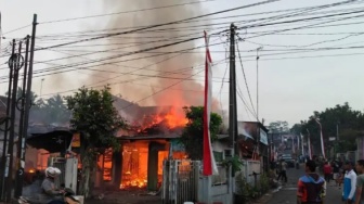 Kebakaran Hebat di Blitar, Ibu Luka Bakar Parah Saat Api Tungku Menyambar Bensin
