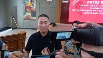 Pria di Sumbar Jual Kekasih Lewat MiChat untuk Layani Pelanggan