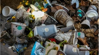 Sampah Tak Pernah Hilang, Ia Hanya Berpindah ke Masa Depan Kita