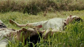 Apakah Cinta Harus Selalu Dimiliki? Belajar Memahami Manusia Lewat Keindahan Call Me by Your Name