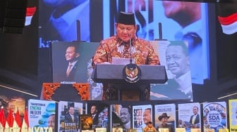 Seloroh Prabowo Puji Kecerdasan Bahlil: kalau Dicari di Google Kampusnya Gak Ada