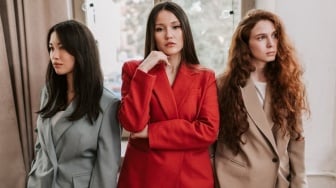 Perempuan Era Digital: Merdeka Memilih atau Masih Terbebani Standar Medsos?