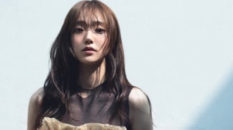 4 OOTD Chic Modern Minimalist ala Kim Hye Jun, Makin Stylish Tanpa Ribet!