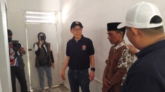Tangis Haru Karsa, Rumah Reotnya di Klapanunggal Kini Kokoh Direnovasi Indocement
