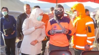 Karhutla Bromo Meluas Jadi 176 Hektare, Pemadaman Diperkuat Dua Helikopter dan Drone