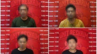 Nekat Banget! 990 Besi di Atas Trailer Digondol Pakai Mobil Crane
