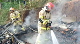 Diduga Korsleting Listrik, Rumah Semi-Permanen di Ciamis Ludes Terbakar, Kerugian Ditaksir Rp40 Juta