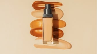 Flawless Tanpa Dempul! 3 Foundation Full Coverage Buat Tutupi Bekas Jerawat