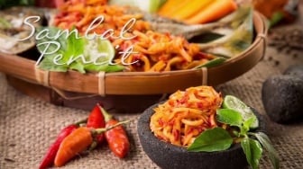 Nikmatnya Sambal Pencit: Kuliner 'Survival' Low Budget yang Kini Jadi Menu Populer Restoran