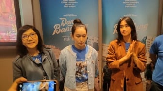 Dan Bandung: Romansa Mahasiswa yang Hangat dengan Bumbu Persahabatan yang Kental