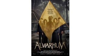 Review Almarhum: Sinematografi Thriller Misteri Bernyawa Kearifan Lokal