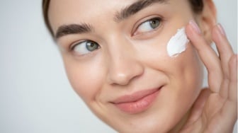 5 Physical Sunscreen Buat Kulit Berjerawat: Non-Comedogenic dan Bebas Gerah