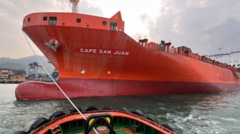 Raksasa Samudra Bersandar di Lampung: MV Cape San Juan Bawa 'Otot' Militer Super Garuda Shield 2026