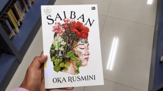 Denyut Tradisi Bali dalam Bait-Bait 'Saiban' Karya Oka Rusmini