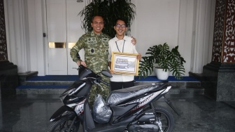 Kemenko Polkam Ganti Motor Wartawan yang Raib Saat Liputan Karhutla