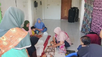 Kerja Ekstra, Gaji Dipotong: Nasib Ironis Kader Posyandu Cuma Digaji Rp150 Ribu
