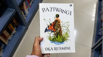 Membaca Patiwangi: Merenungi Suara Perempuan Bali Lewat Goresan Puisi Oka Rusmini