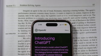 Fresh Graduate vs AI: Kena Mental Sebelum Sempat Punya Pengalaman Kerja?