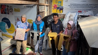 Masyarakat Makassar Cuan dari Sampah Plastik, Disulap Jadi Furnitur