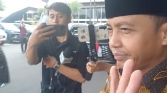 Menhut Raja Juli Antoni 'Ngacir' Ditanya Soal Pengembalian Uang ke KPK yang Tak Utuh
