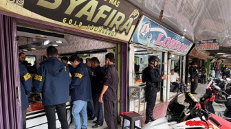 Kasus PETI Kuansing, Polisi Sita Ratusan Gram Perhiasan di Toko Emas Kampar