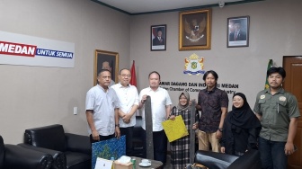 Dari Sampah Jadi Berkah: Kisah Armawati Gerakan Perubahan