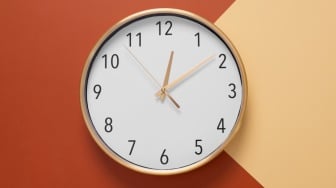 7 Cara Menata Jam Dinding di Rumah Menurut Feng Shui agar Estetik dan Hoki