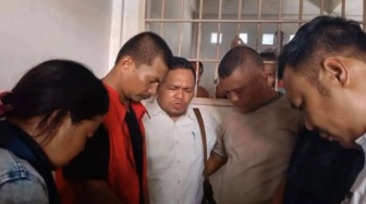 Viral Kasus Guru Lijan Sinaga: Diupah Rp500 Ribu Kini Terancam 12 Tahun Bui Gegara Tegur Murid