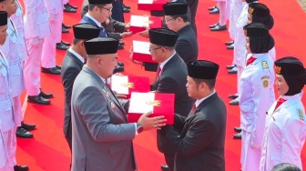 Menjelang HUT ke-81 RI, Pemkab Bogor Bagikan Bendera Merah Putih ke 40 Kecamatan