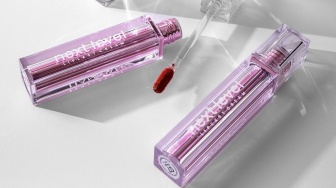 4 Shade Lipstik Hanasui Warna Pink untuk Bibir Gelap, Gak Kelihatan Ungu!