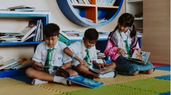 Sekolah Negeri Katanya Gratis, Tapi Kenapa Dompet Saya Tetap Meringis?