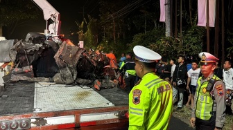 Truk Hantam 3 Motor di JLS Salatiga, 1 Orang Tewas