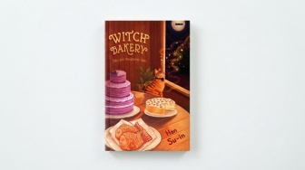 Novel Witch Bakery: Toko Roti Pengantar Jiwa, Kisah Haru Para Arwah Hewan