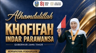 Gubernur Khofifah Terima Anugerah Bintang LVRI di Peringatan Hari Veteran Nasional 2026