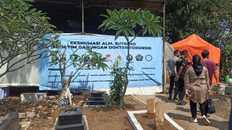 Bukan Cuma Jasad, Tanah Makam Sutrimo Juga Diambil untuk Pemeriksaan Forensik
